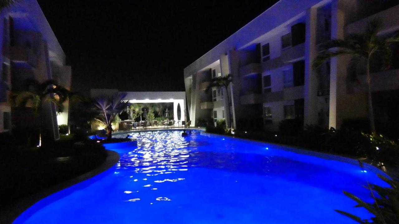 Apto Guarajuba Praia Condominio Porto Smeralda-100 Metros Da Praia Luaran gambar